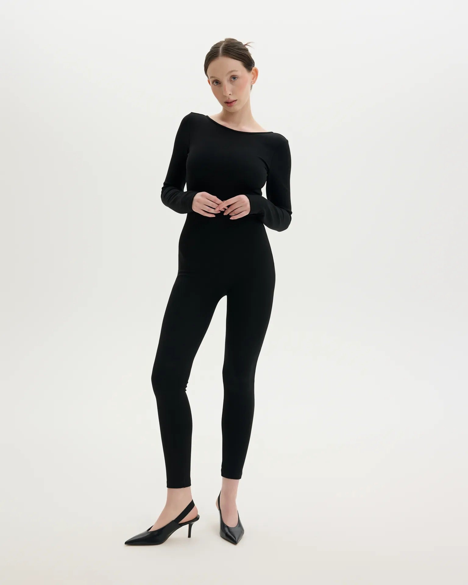BACKLESS JUMPSUIT – noszesztuke.com